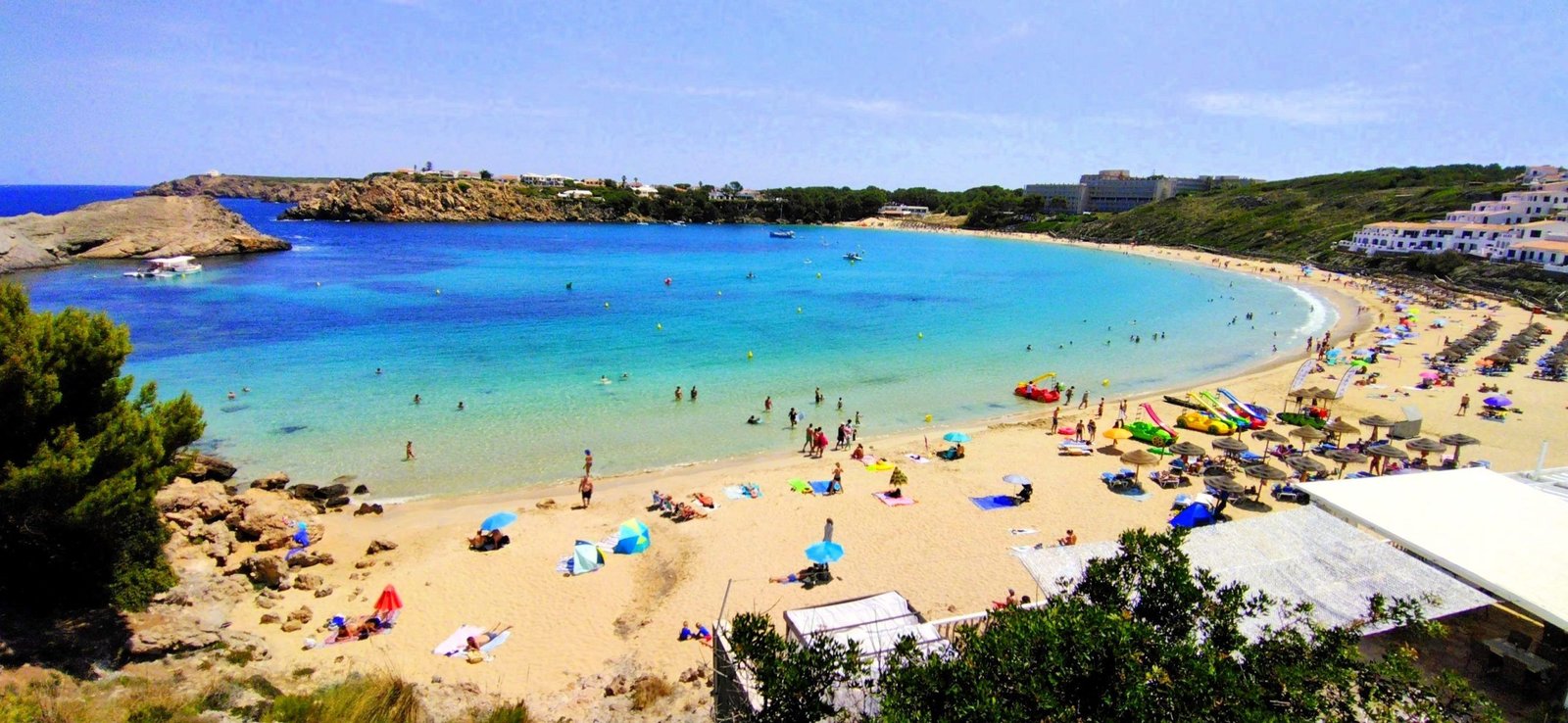 Hotels and apartments in the urbanization of Arenal d'en Castell