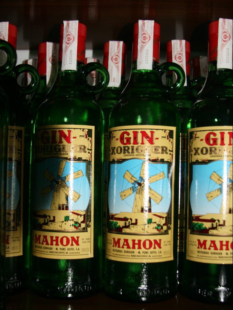Botellas de Gin Xoriguer, Mahón